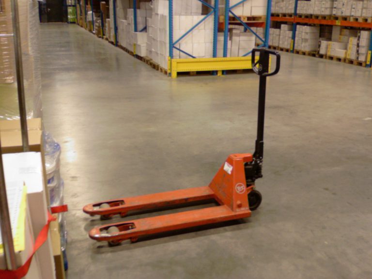 Pallet jacks